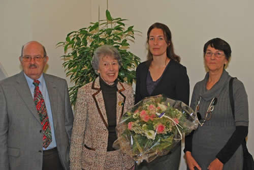 Preisträgerin Ruth Steinberg mit Lotte und Pietro Ravicini